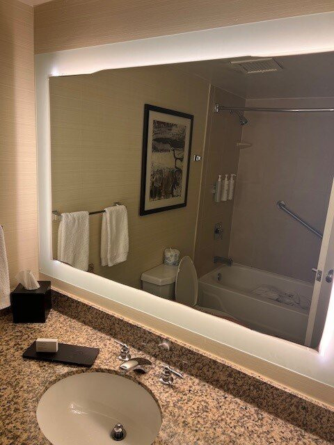 Embassy Suites by Hilton Cleveland Beachwood主图