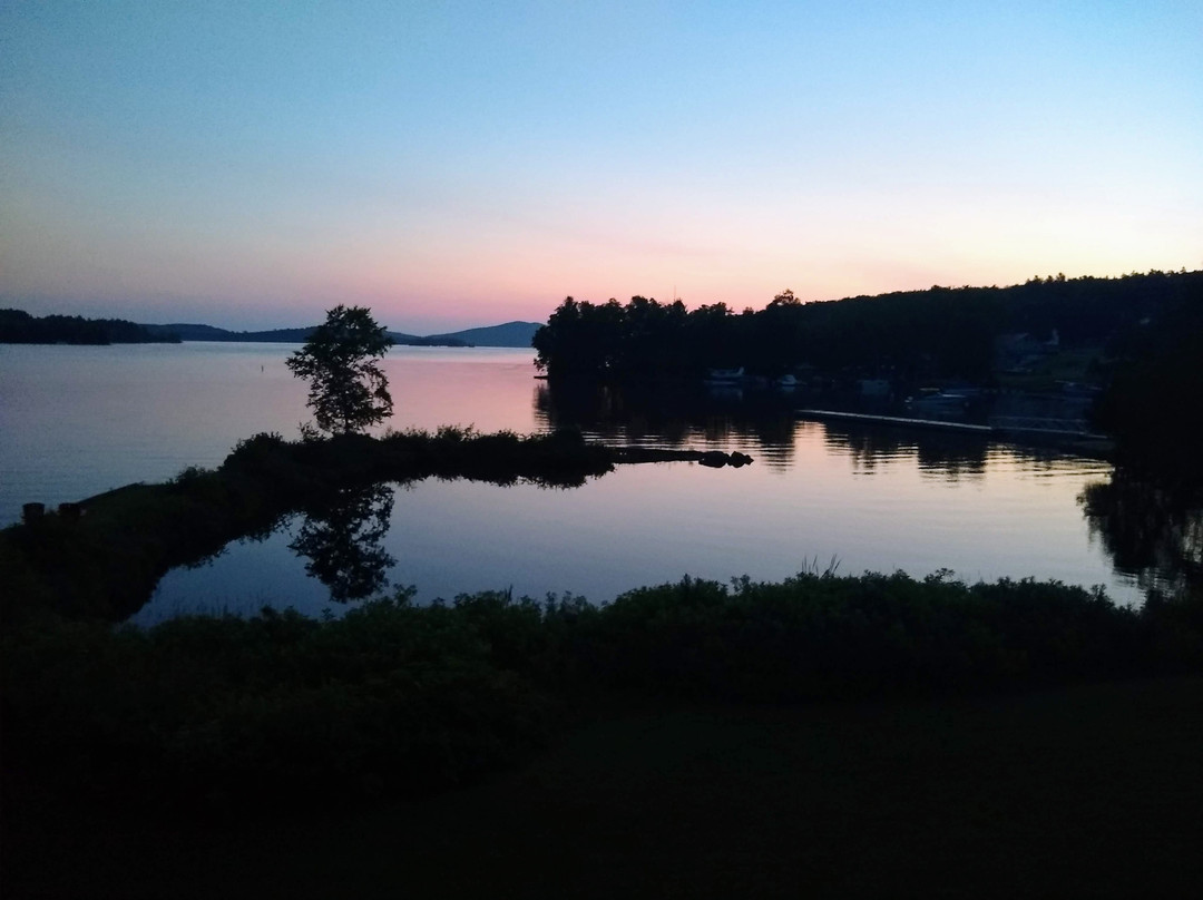 Chalet Moosehead Lakefront Lodging主图