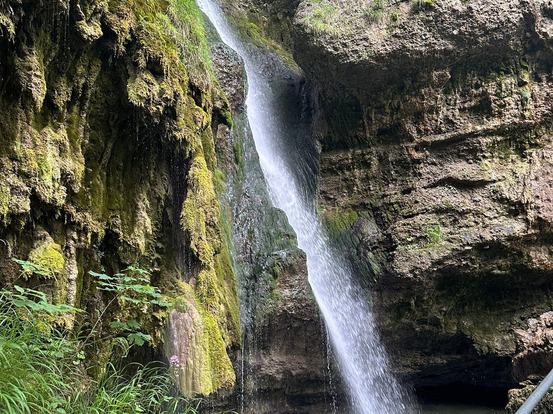 Hinanger Wasserfall景点图片