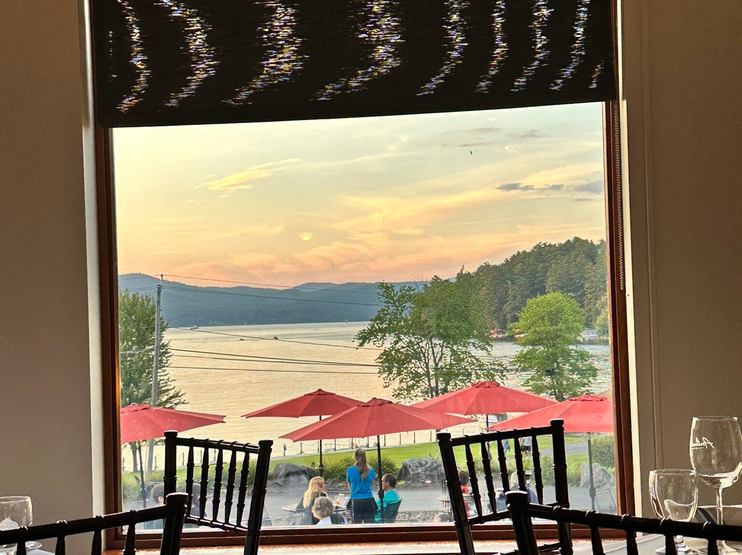 Bayside Resort Lake George主图