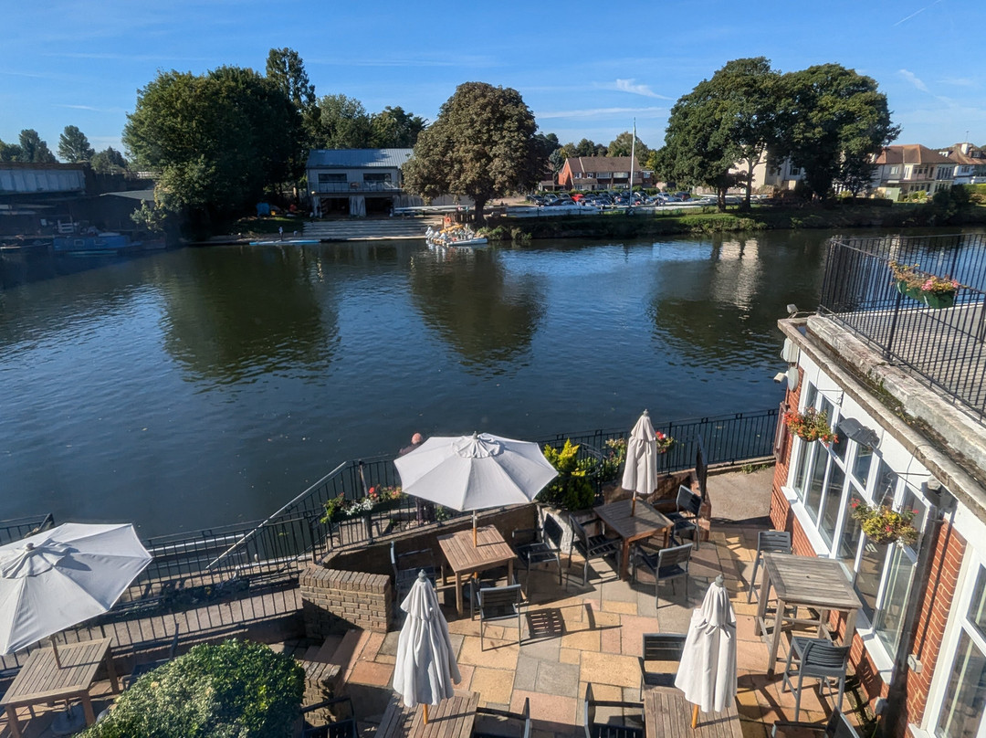 Sunday Hotel Staines主图