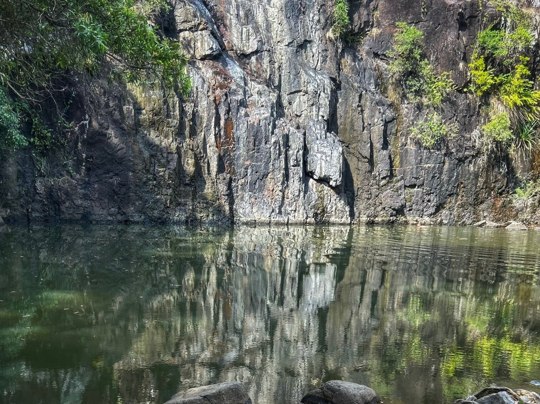 Cedar Creek Falls景点图片
