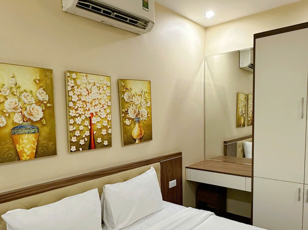 Everest Hotel主图
