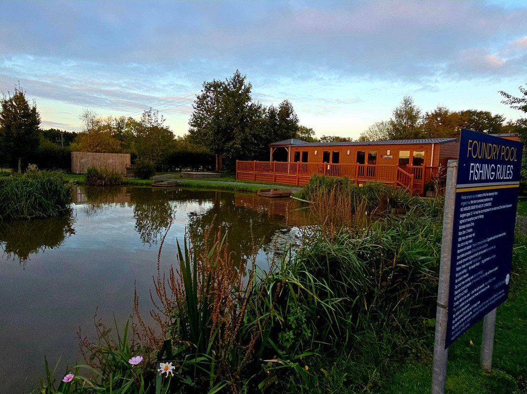 Caistor Lakes Fishing景点图片