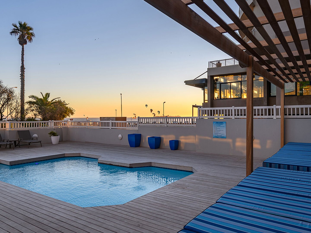 Table View Villas
