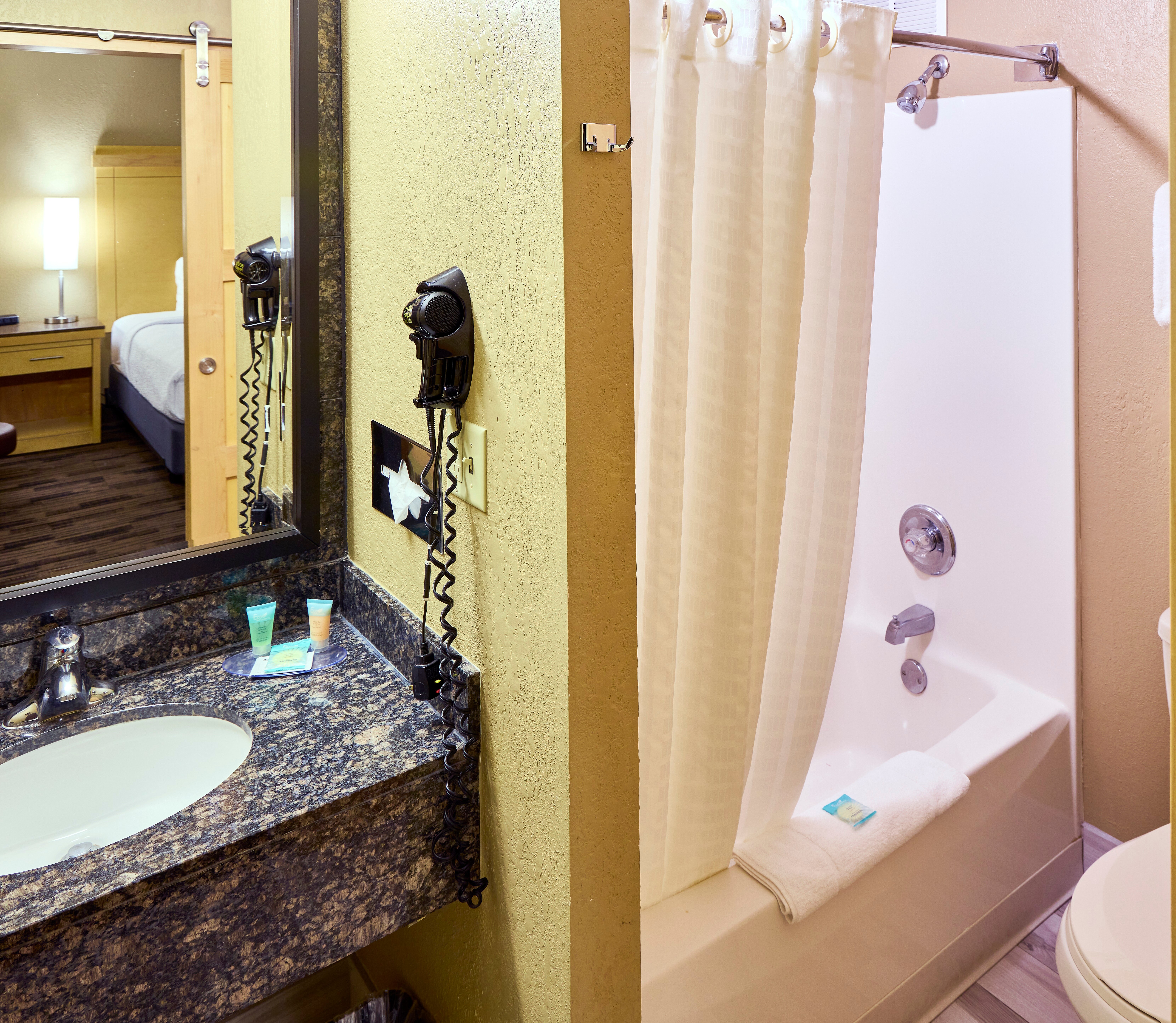 LivINN Hotel Minneapolis South/Burnsville-浴室