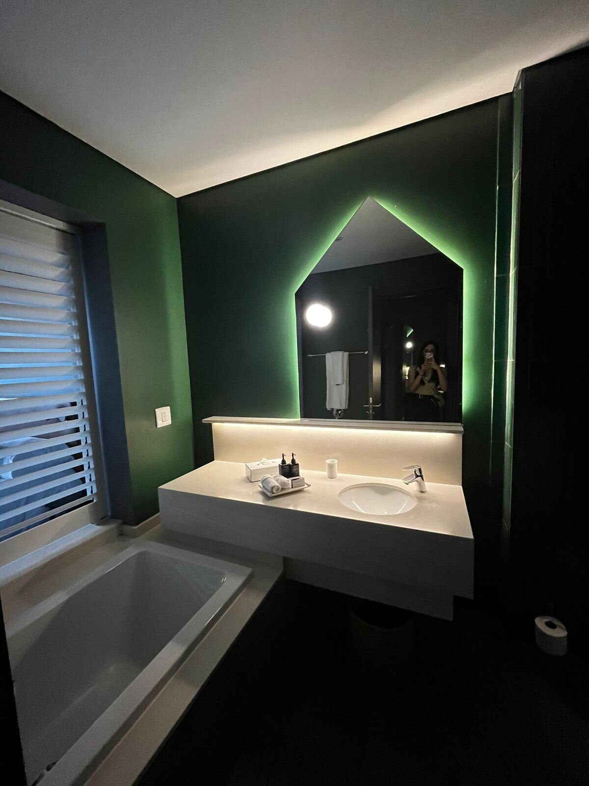 Home Suite Hotels Rosebank-浴室
