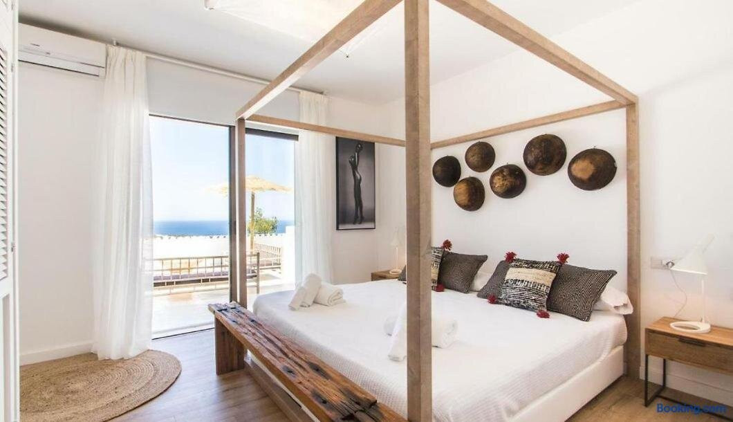 Victoria Sunset Suites