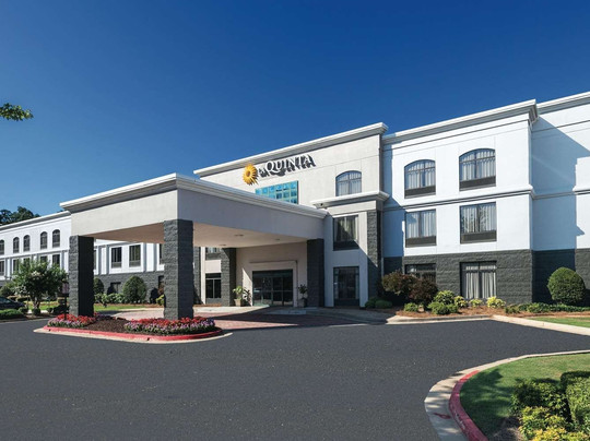 La Quinta Inn & Suites by Wyndham Kennesaw主图