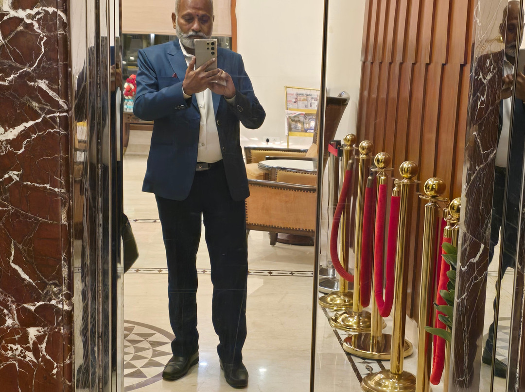 Hotel Home In By Amrik Sukhdev主图