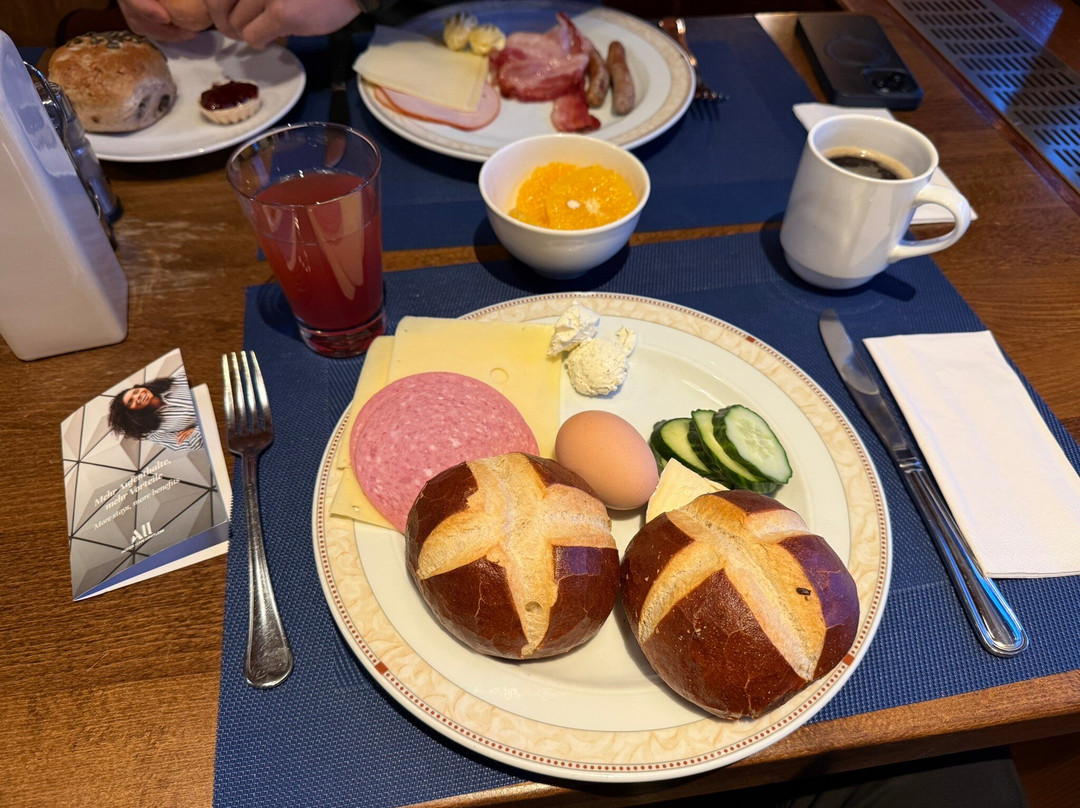 奥芬堡展览广场美居酒店主图