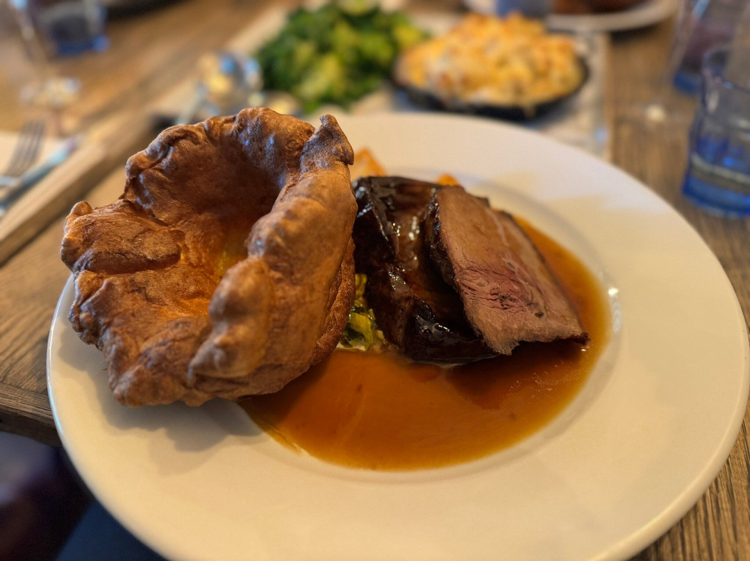 The Woolpack Hotel主图