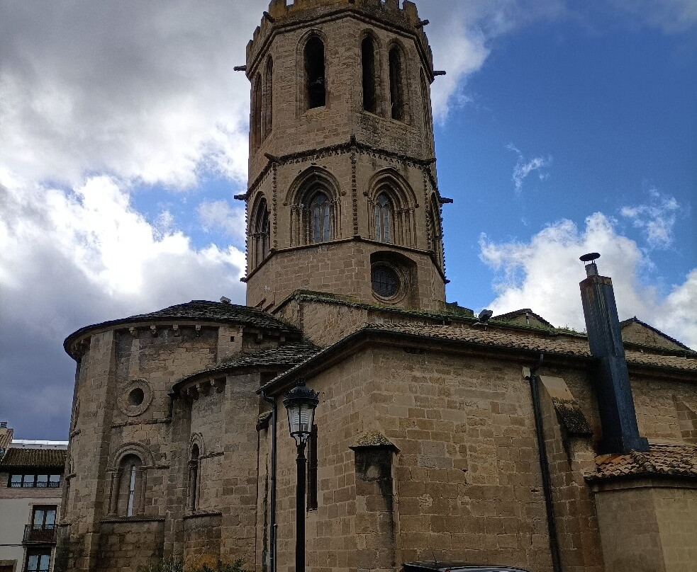 Iglesia de Santa Maria la Real景点图片