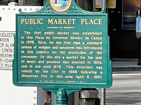 Plaza de la Constitucion-圣奥古斯丁必去景点