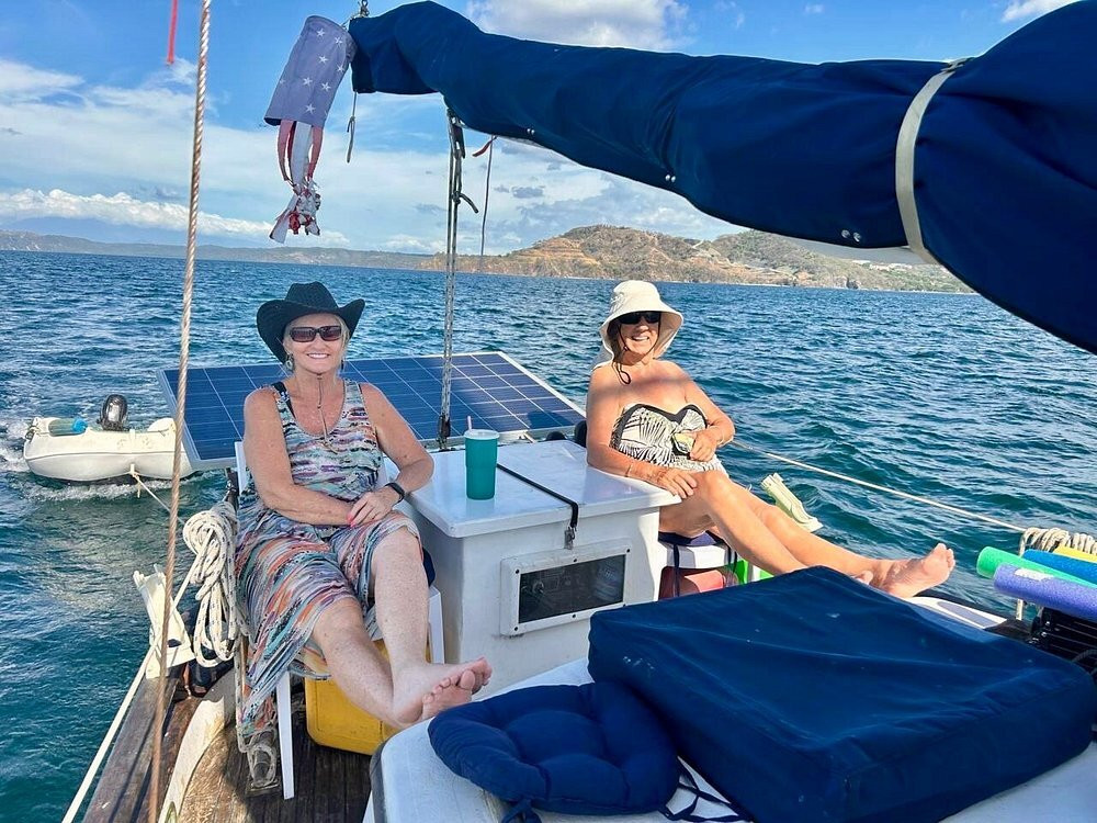 Sailing Lucinda景点图片