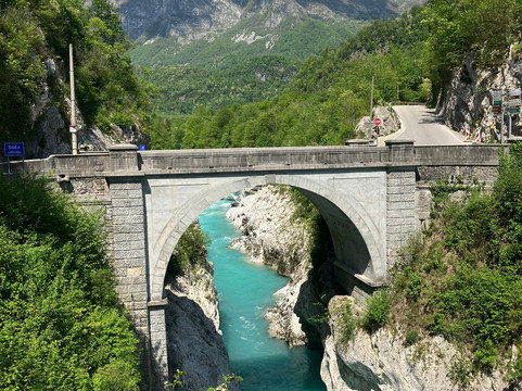 Discover Soca Tours & Transfers-博韦茨必去景点