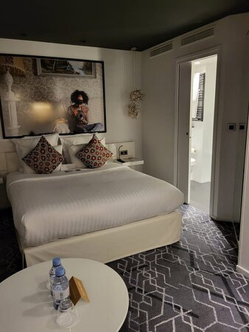 巴黎共和国广场通用酒店主图