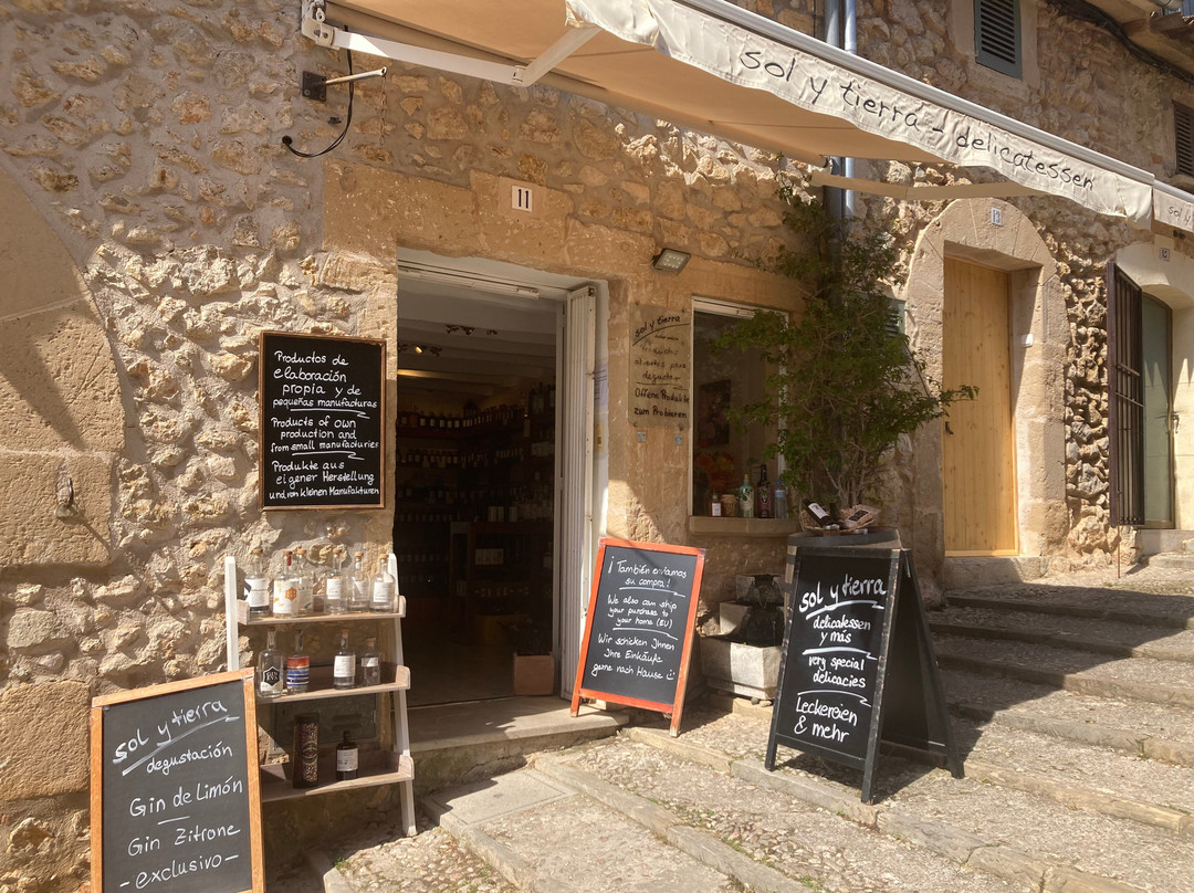 Es 365 Escalons-Pollenca必去景点