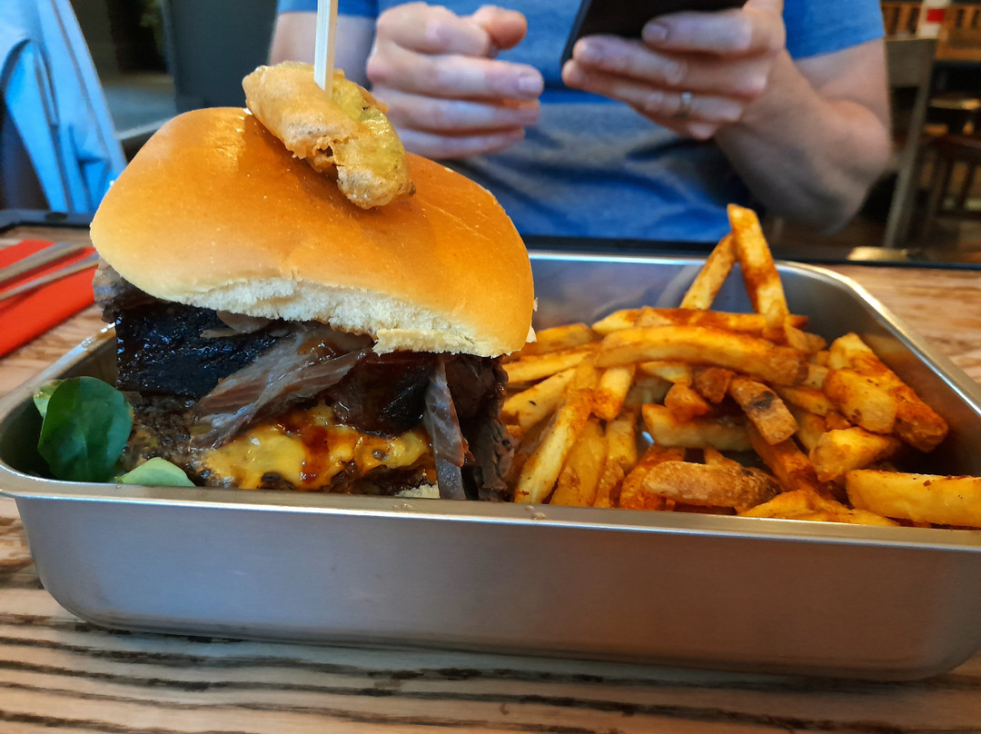 The Pressbox Sports Bar & Grill