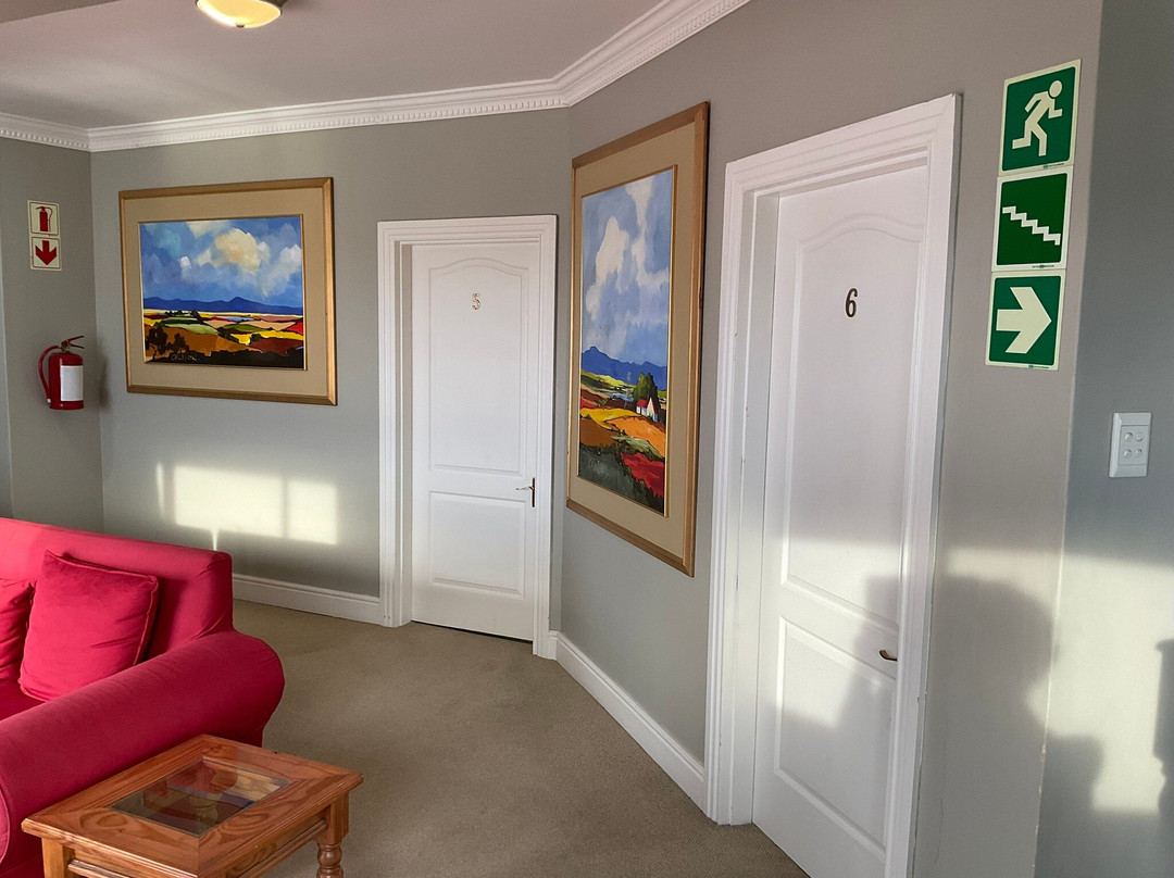 Fly me to the Moon Guesthouse主图