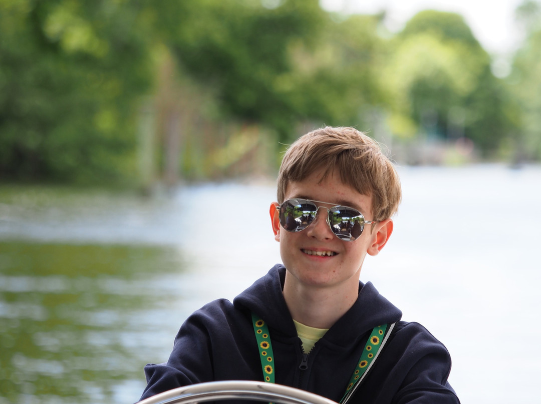 Boating at Cliveden景点图片