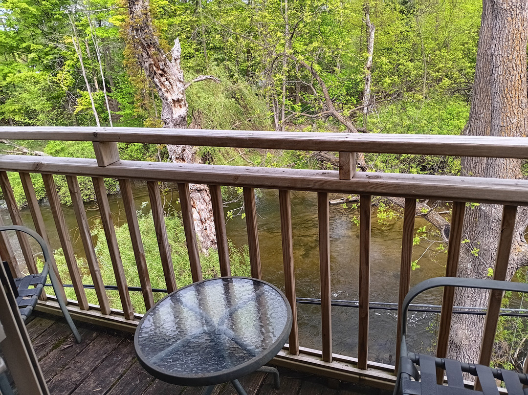 Stone Waters Inn主图