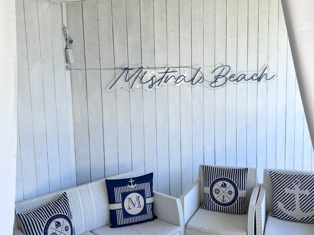 Mistral Beach Bosa