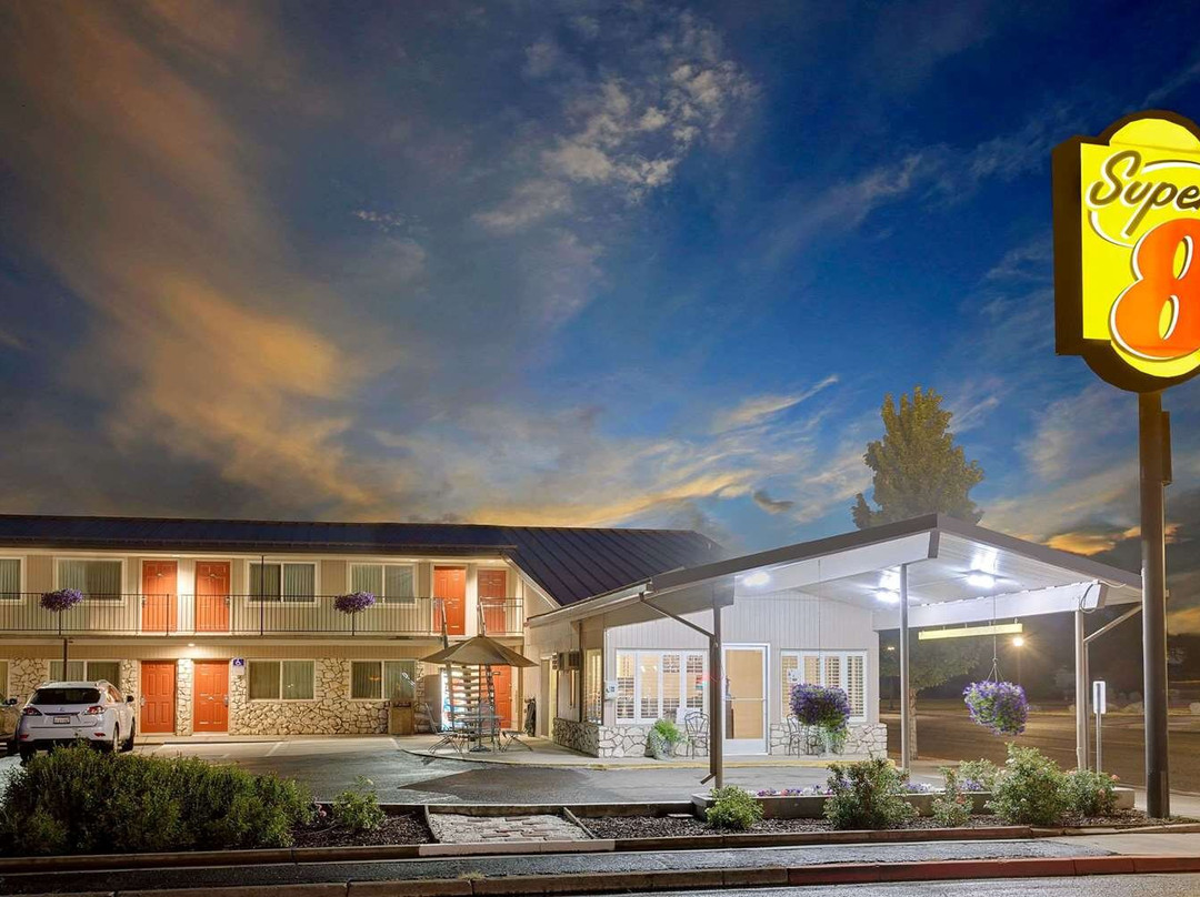 Adin酒店住宿-Super 8 by Wyndham Alturas
