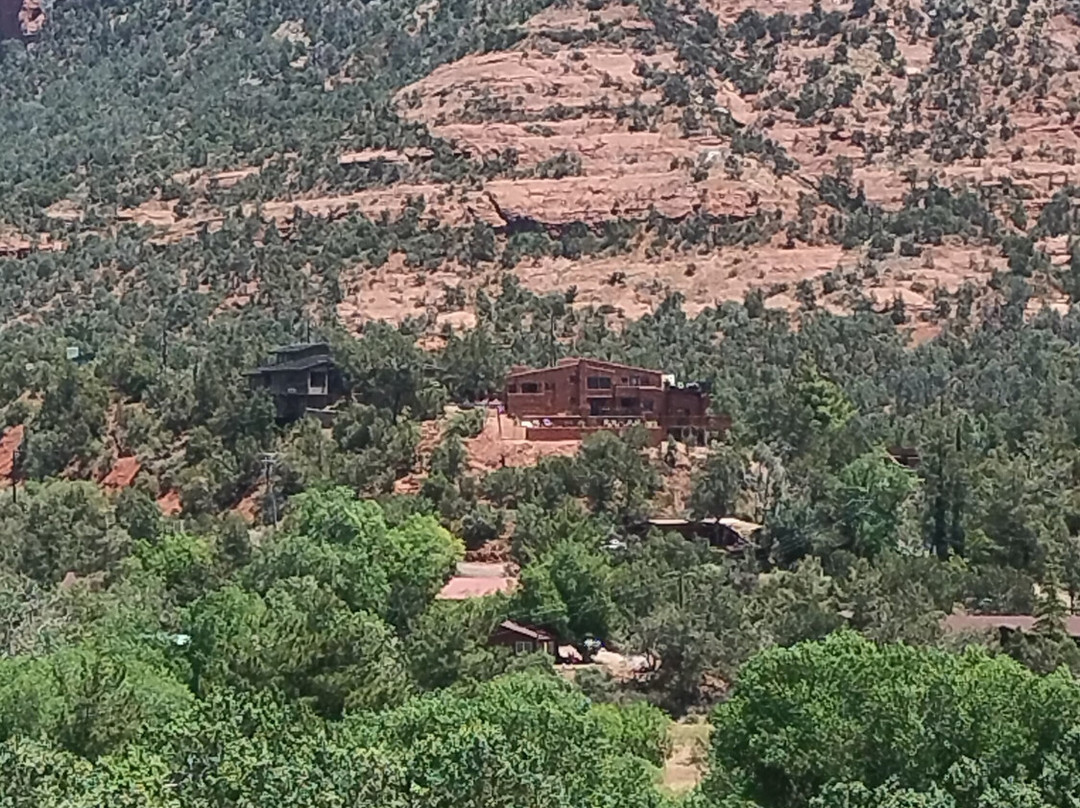 巴斯托奥特莱斯购物中心-巴斯托必去景点