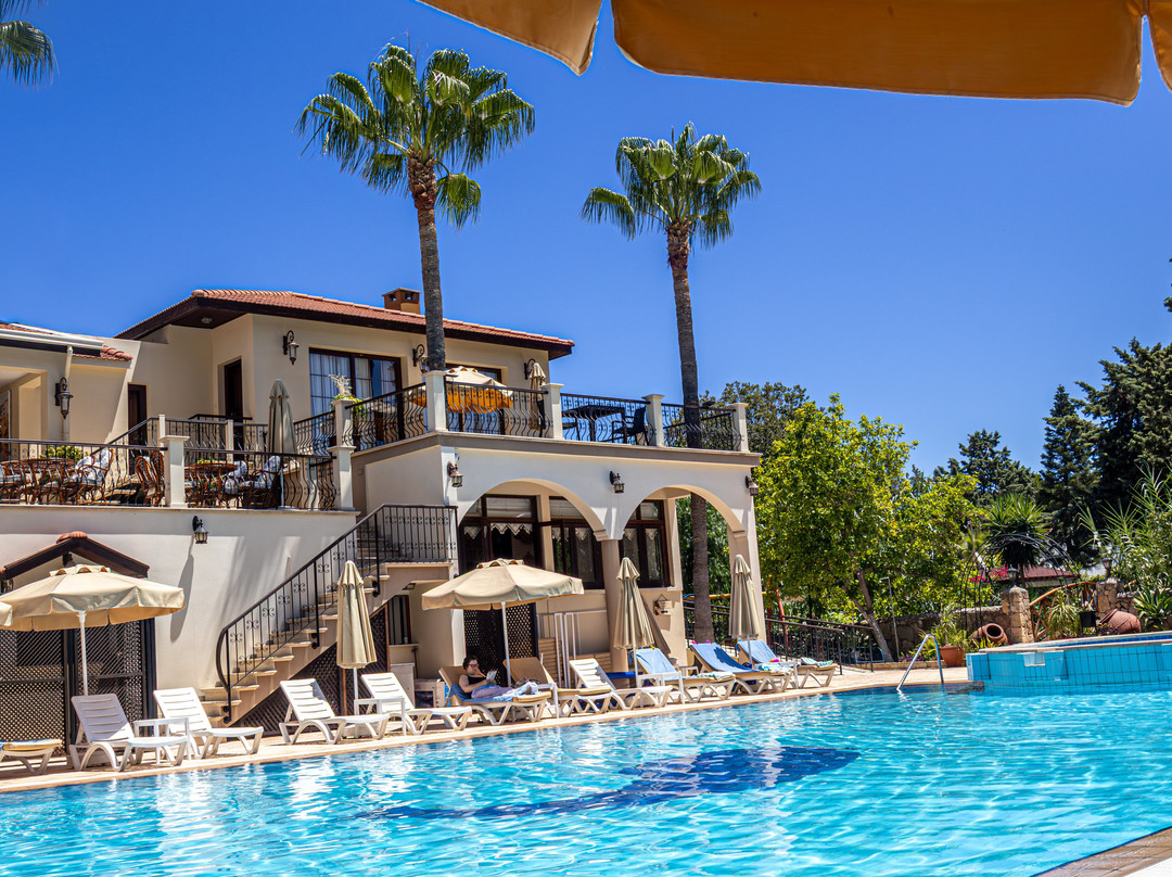 Almond Holiday Village主图