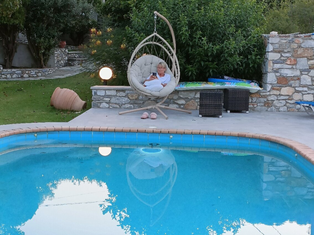 Veronica Studios主图