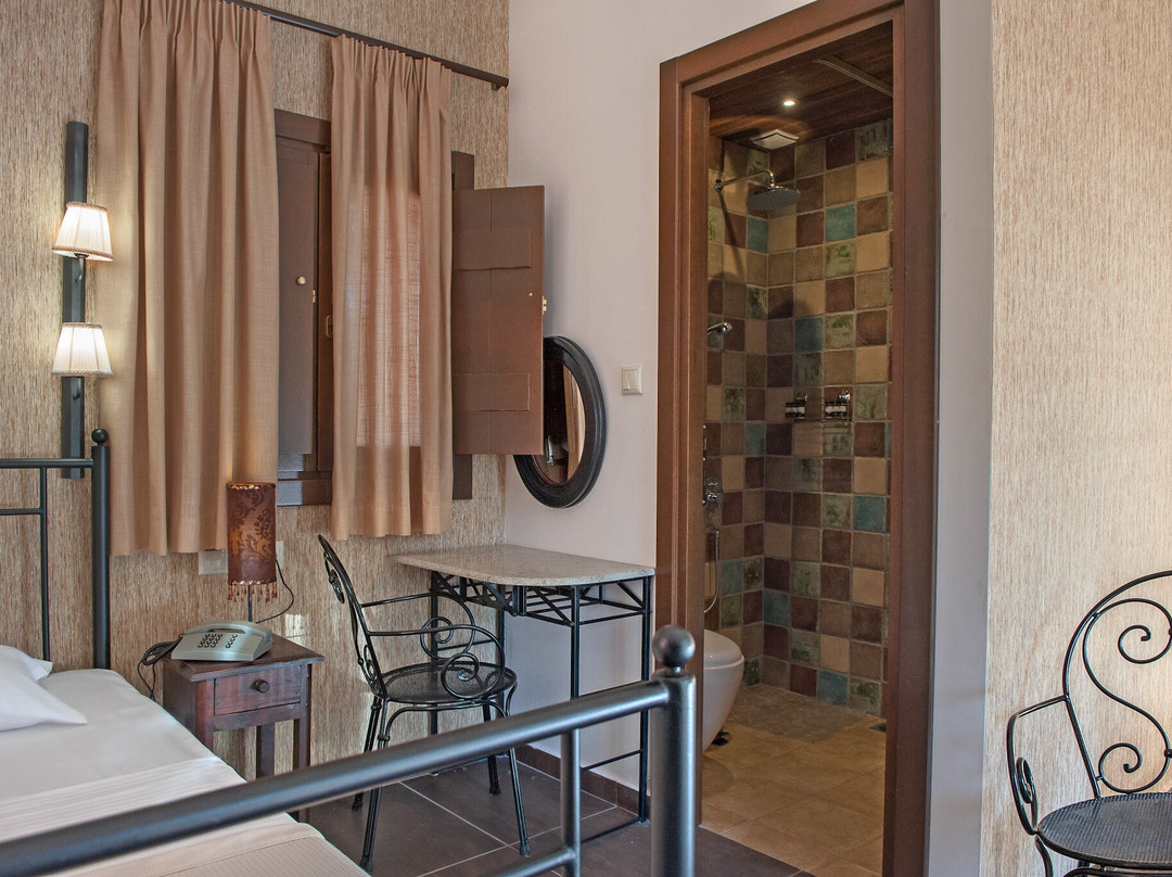 Polys Guesthouse主图