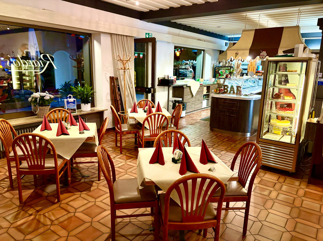 Riardo's Gelateria & Pizzeria