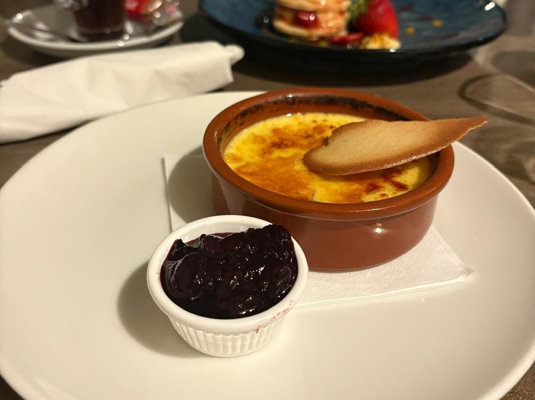 The boathouse bar and restaurant