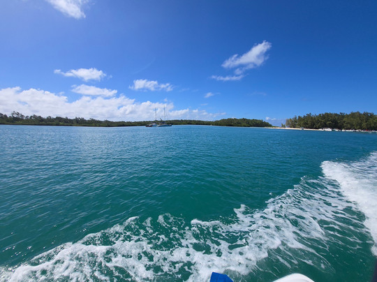 Dino Boat Trip-Beau Vallon必去景点