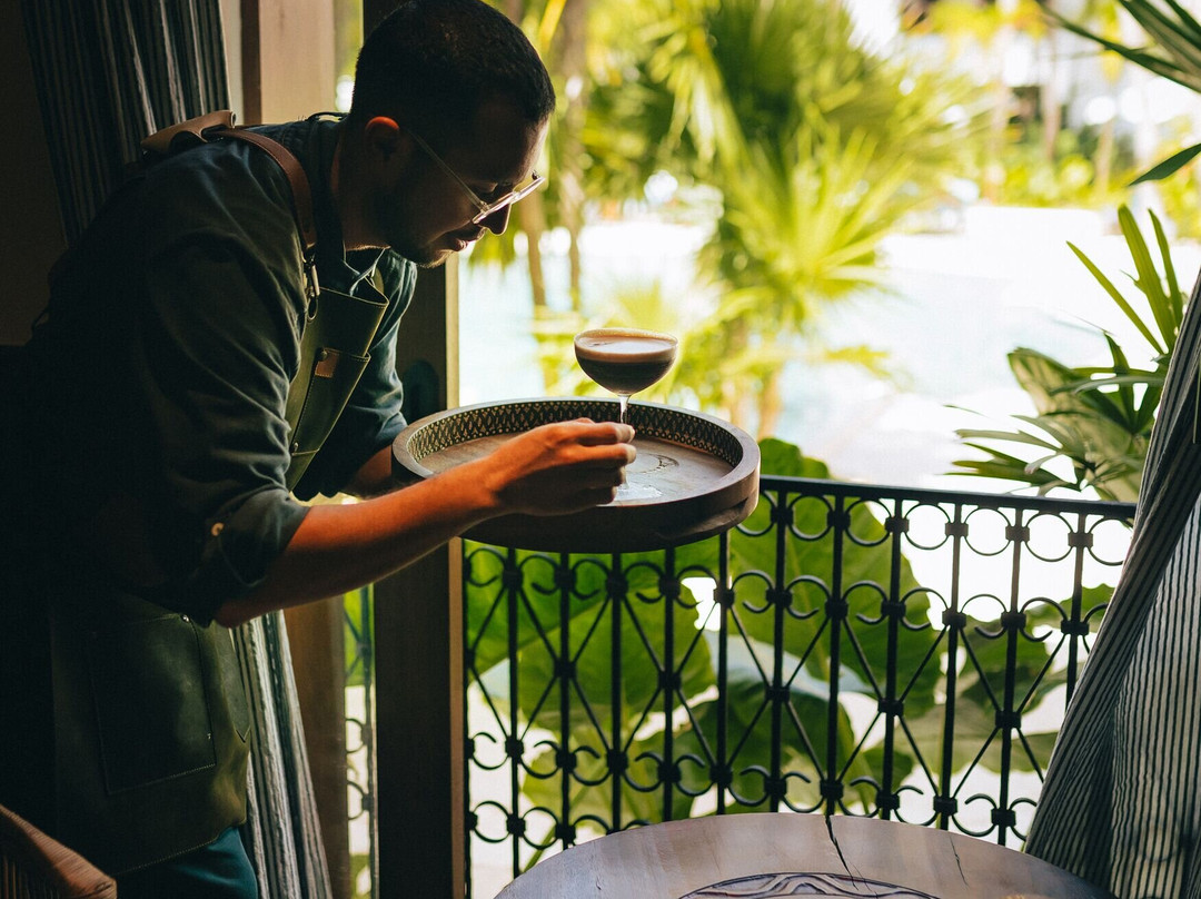 Bambuco By Handshake