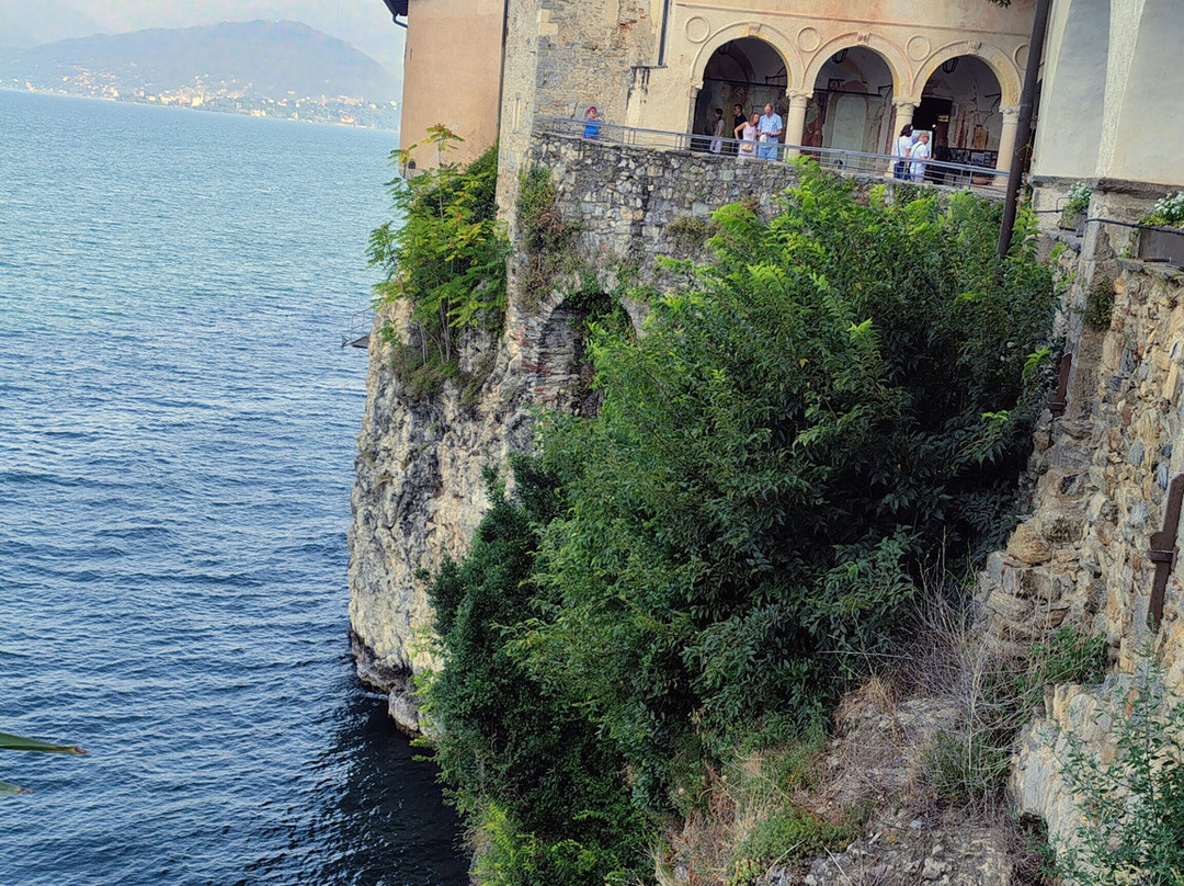 Eremo di Santa Caterina del Sasso-Leggiuno必去景点