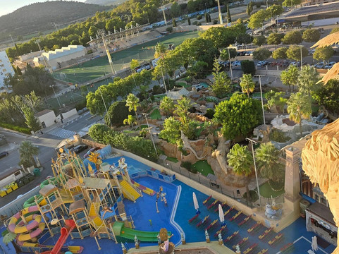 索尔马加尤夫公园酒店主图