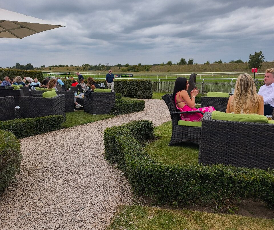 Newmarket Racecourses-纽马克特必去景点