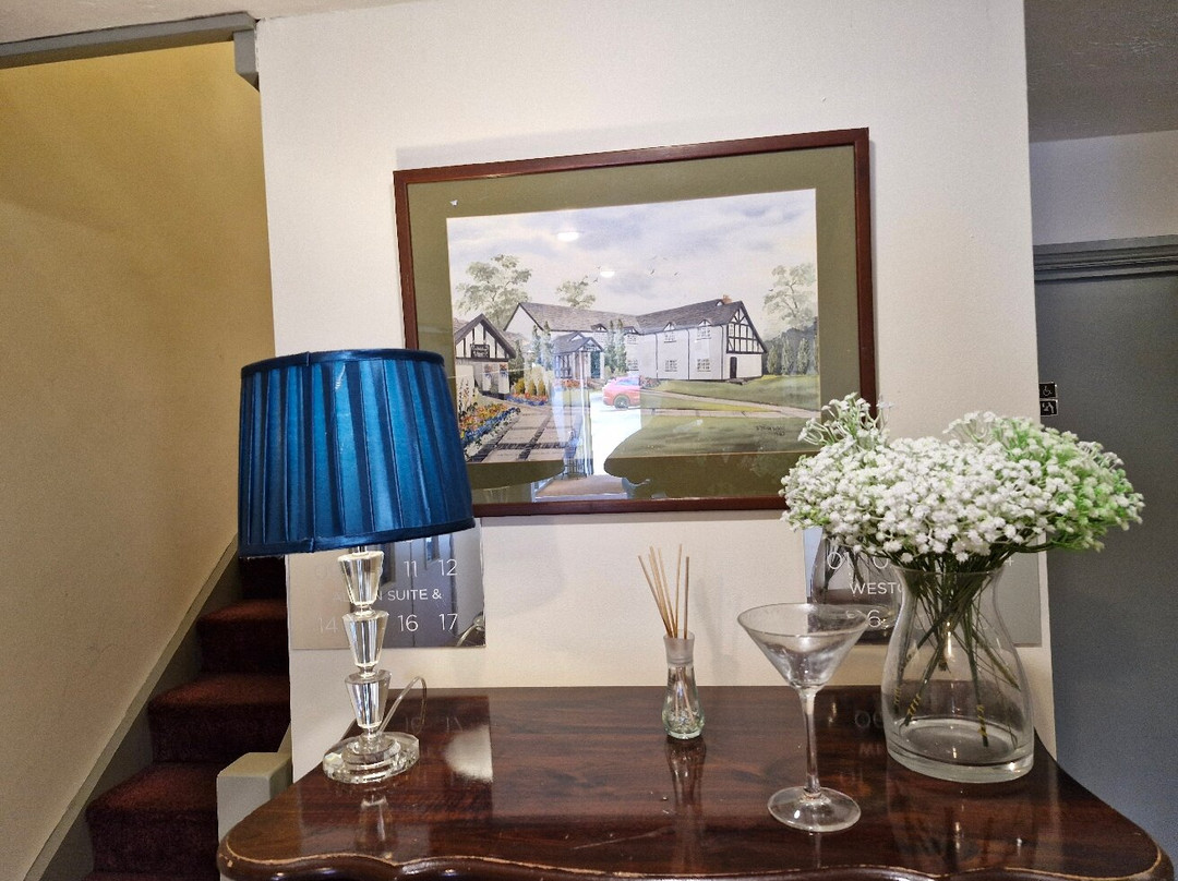 The White Lion Hotel主图