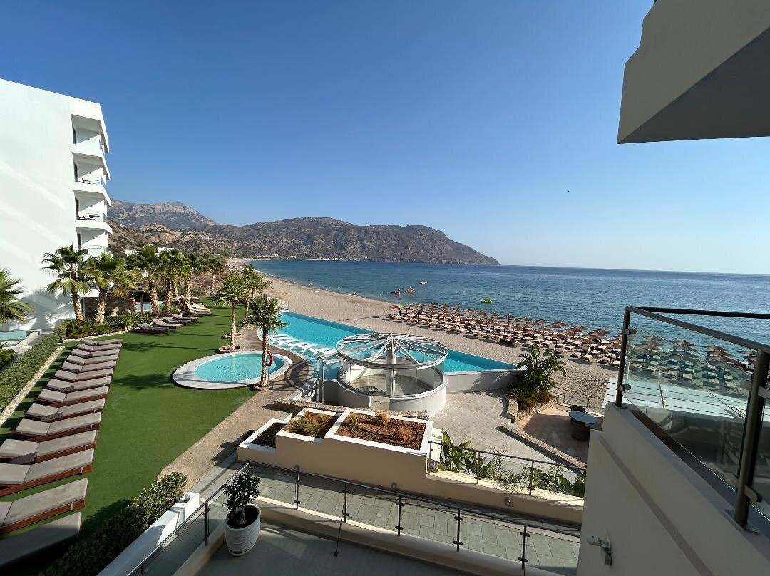 Konstantinos Palace主图