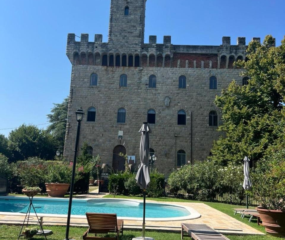 Ozzano dell'Emilia酒店住宿-Castello Machiavelli B&B