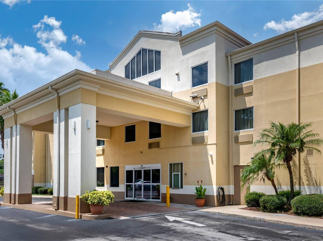 Astor酒店住宿-Comfort Inn & Suites Deland - Near University