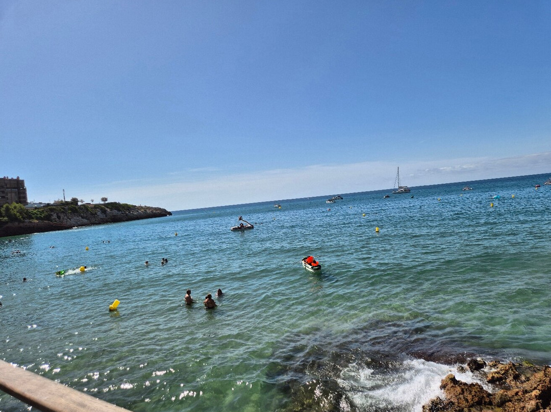 Platja dels Capellans-萨洛必去景点