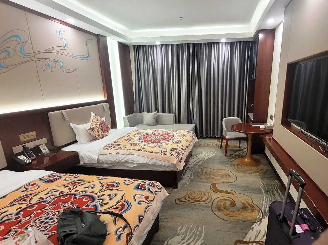 Dunhuang Huandong International Hotel