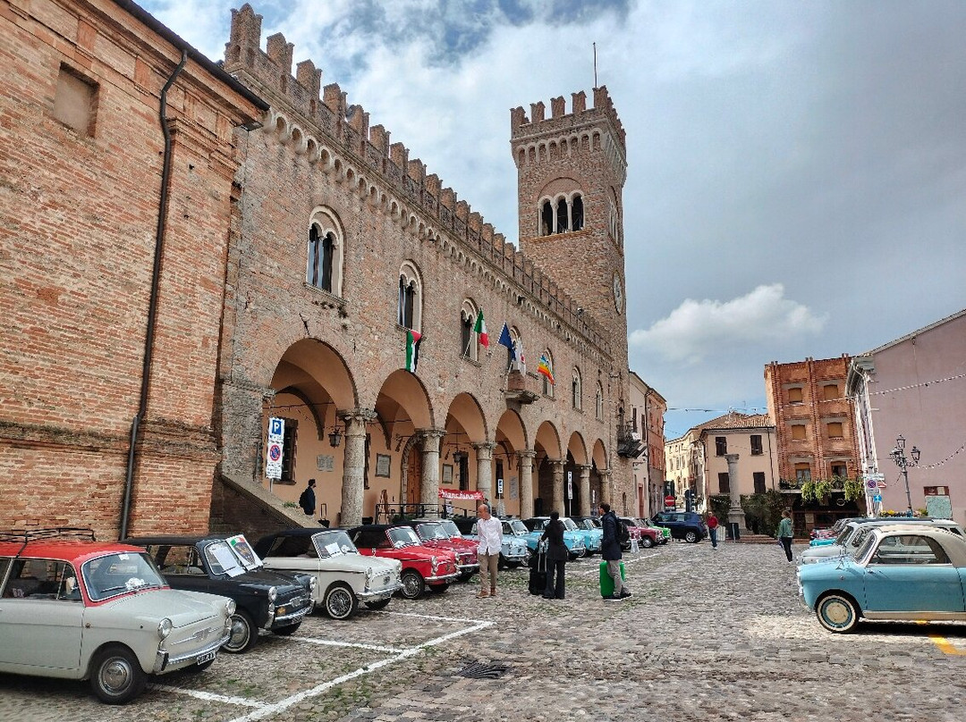 Piazza Della Libertà-贝尔蒂诺罗必去景点