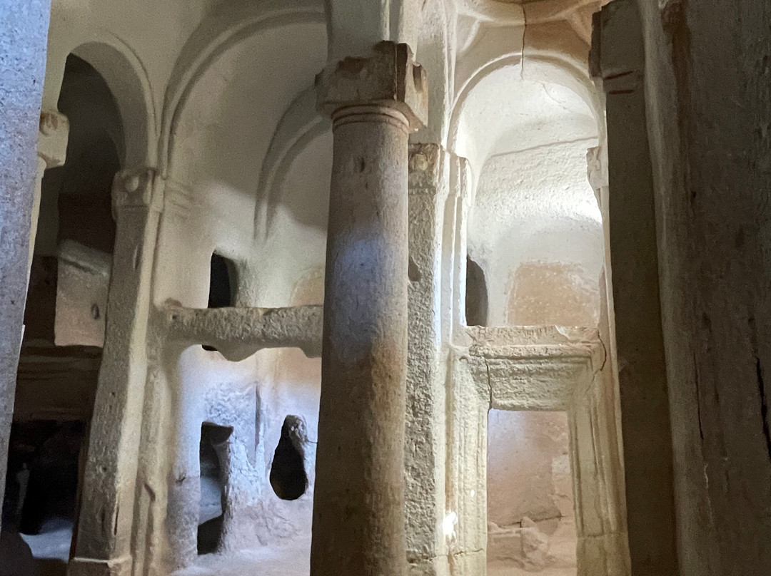 Kolonlu Kilise-格雷梅必去景点