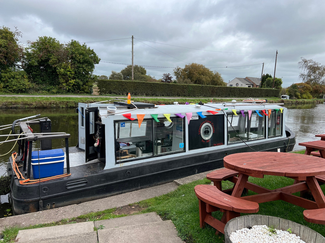 Lancashire Canal Cruises-Burscough必去景点