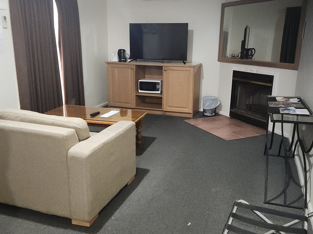 西佳金钟汽旅酒店主图