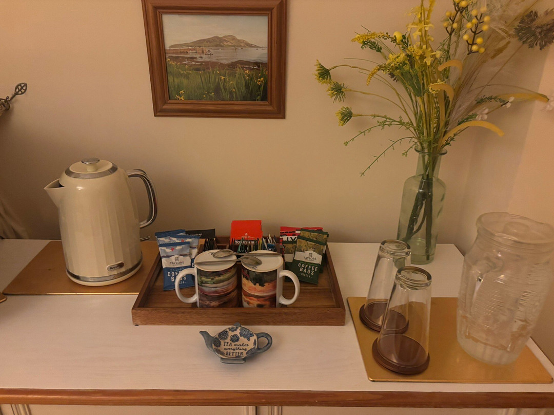 Stonewater House Vegan Bed and Breakfast主图